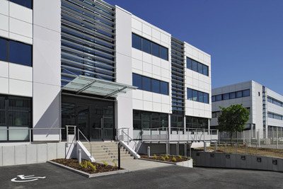 10 rue roederer essay picture